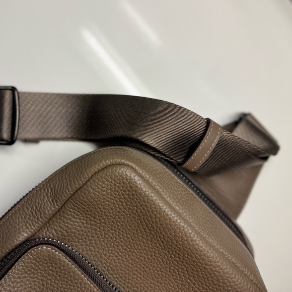 Coach I Men’s Gotham Pack I Leather Shoulder Bag I Dark Stone C5331 NWT - Picture 6 of 12